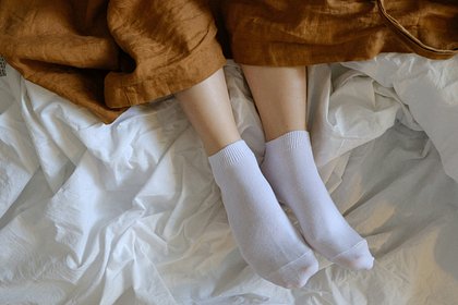 Блогерша раскрыла простой способ вернуть белизну носкам