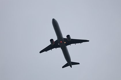 Пассажирка застряла в самолете без кондиционера и потеряла сознание из-за астмы