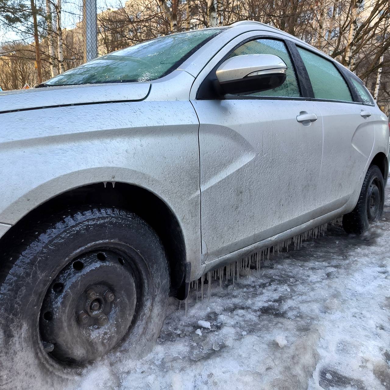 Водителям раскрыли способы защитить авто от льда на дорогах: Транспорт:  Среда обитания: Lenta.ru