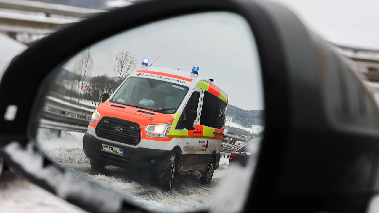 Пожилой водитель сбил туристку с четырехлетним сыном на глазах  родственников: Происшествия: Путешествия: Lenta.ru