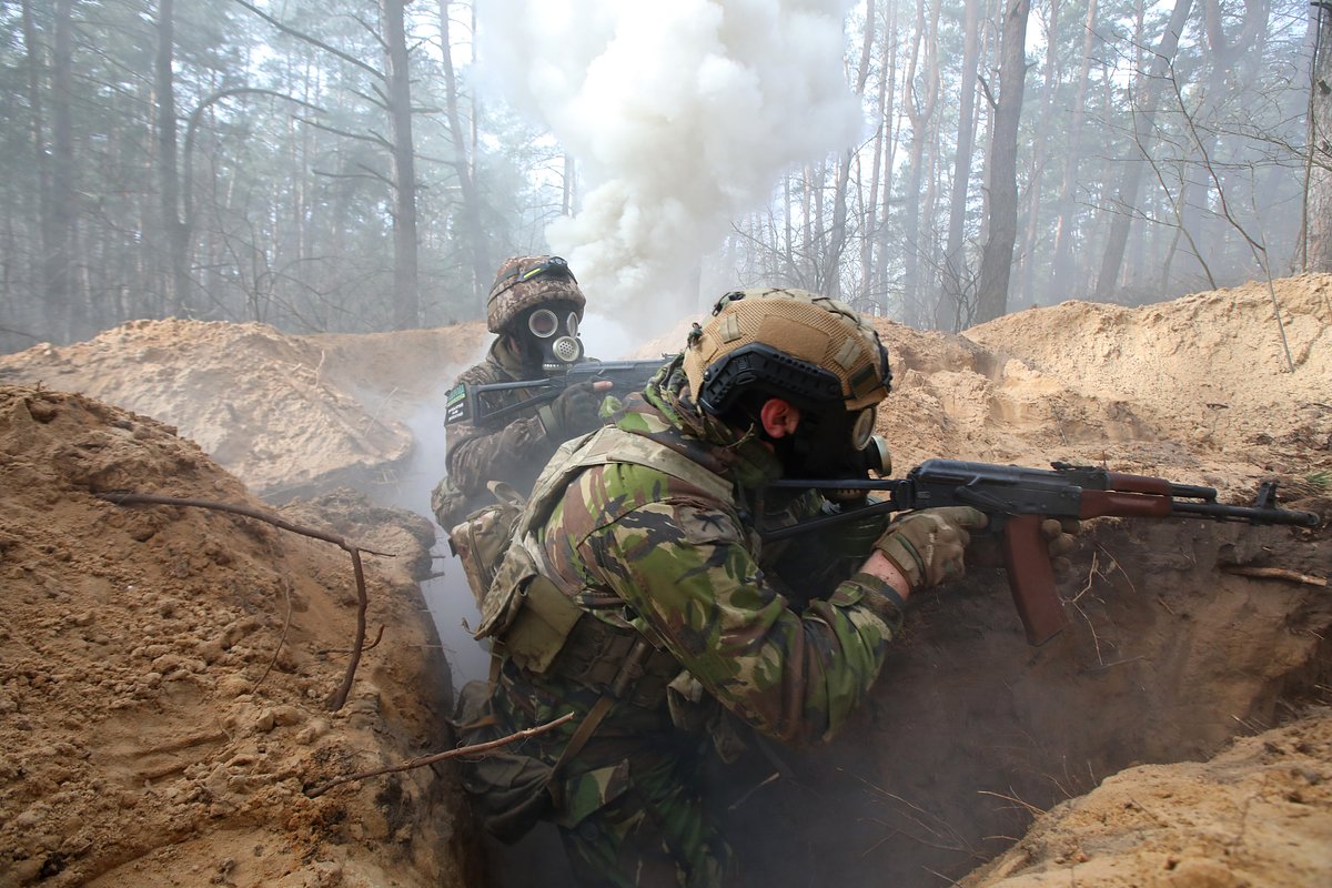Украинская ДРГ попыталась прорваться в Курскую и Белгородскую области. На границе идут бои, есть раненые