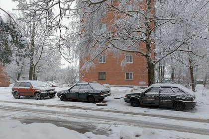 Снег в российском городе убрали с дороги вместе с асфальтом