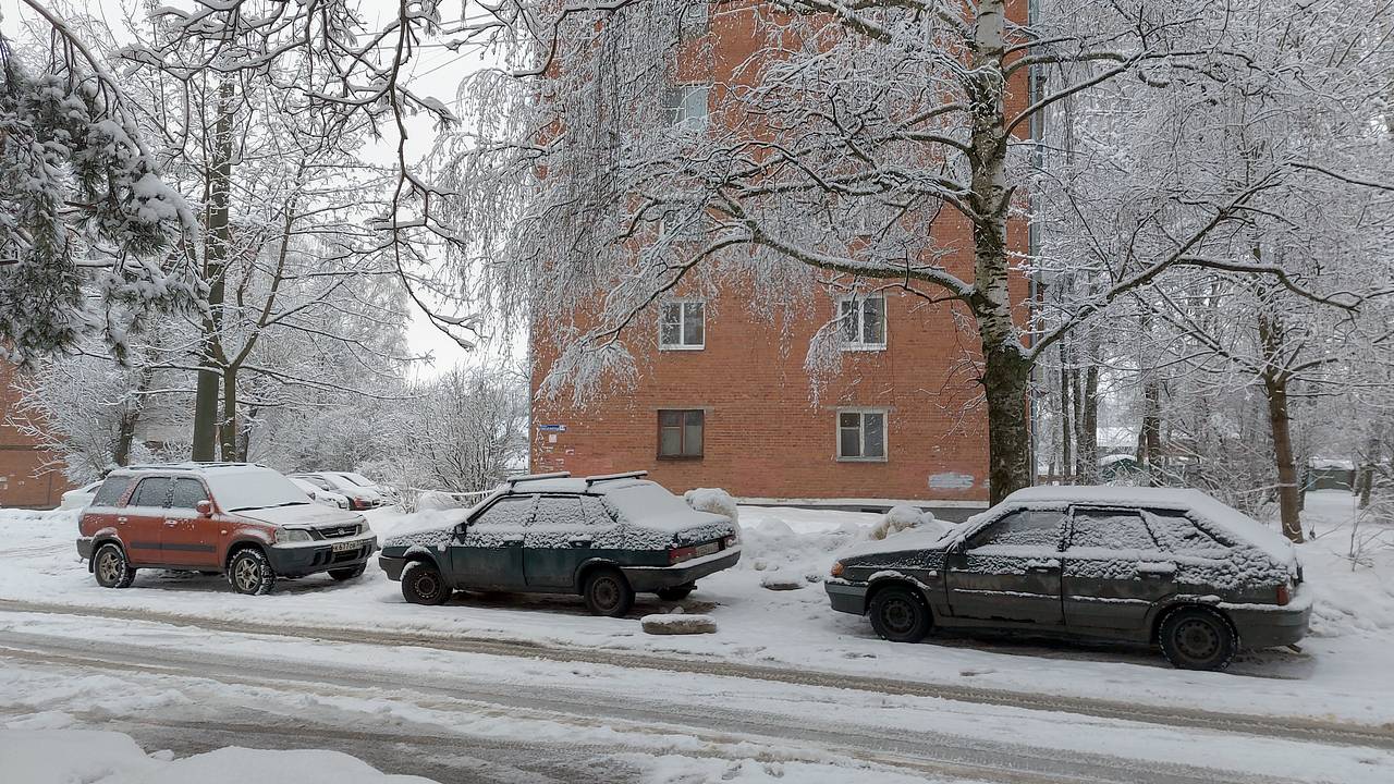 Снег в российском городе убрали с дороги вместе с асфальтом: Город: Среда  обитания: Lenta.ru