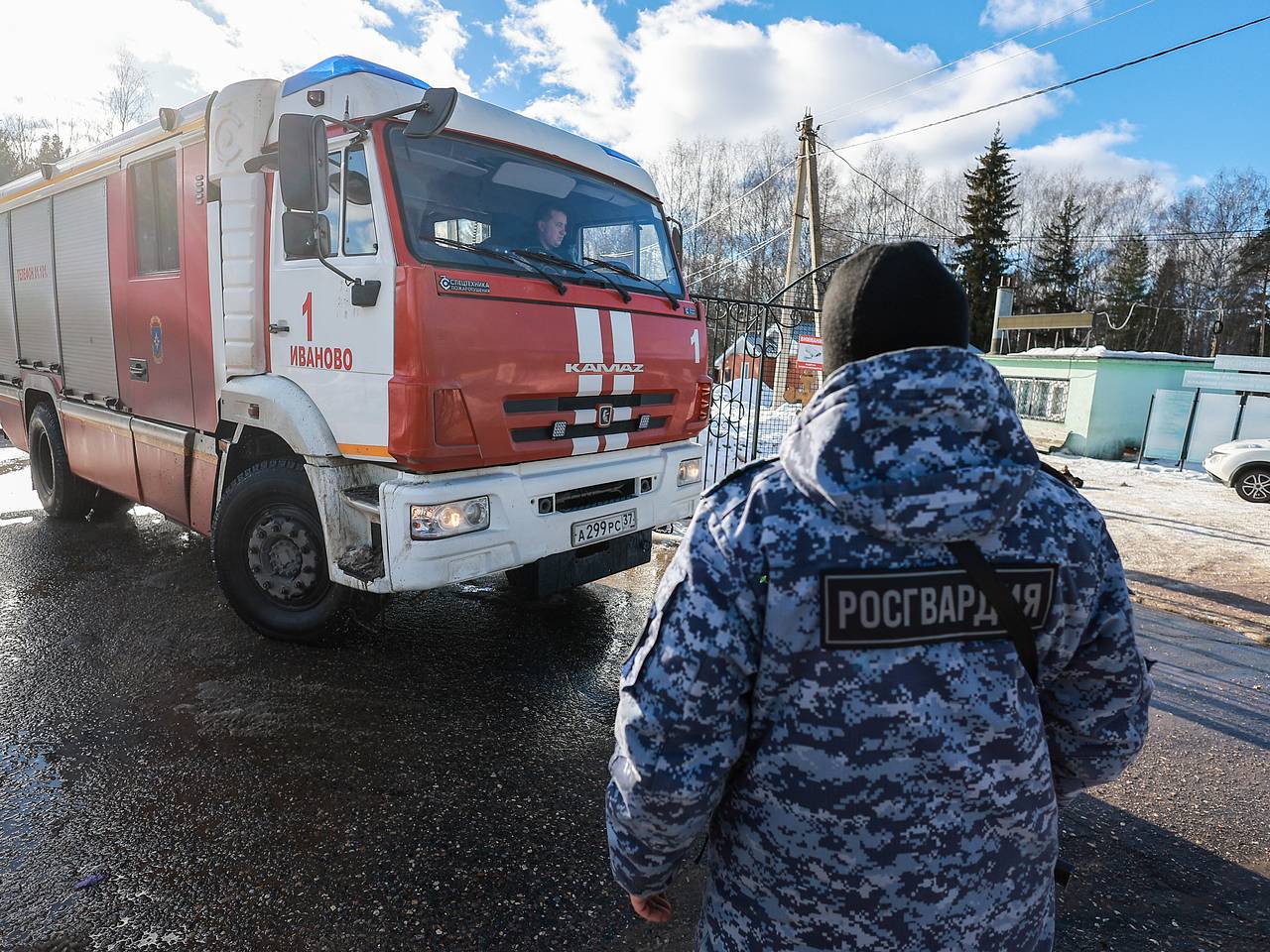 Крушение Ил-76 в Ивановской области: о чем говорили пилоты, причина  падения, последние новости: Происшествия: Россия: Lenta.ru