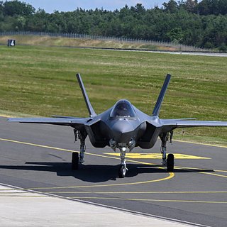 В США одобрили серийное производство F-35