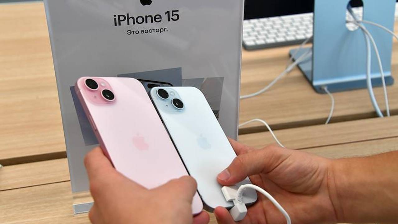 iPhone 15 подешевел в России: Гаджеты: Наука и техника: Lenta.ru