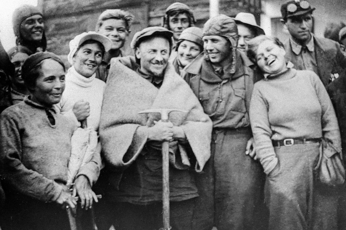 Николай Бухарин во время восхождения на Эльбрус, 1934 год