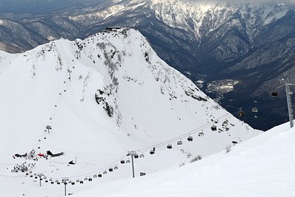 Популярные горнолыжные курорты Сочи закрыли трассы из-за лавиноопасности