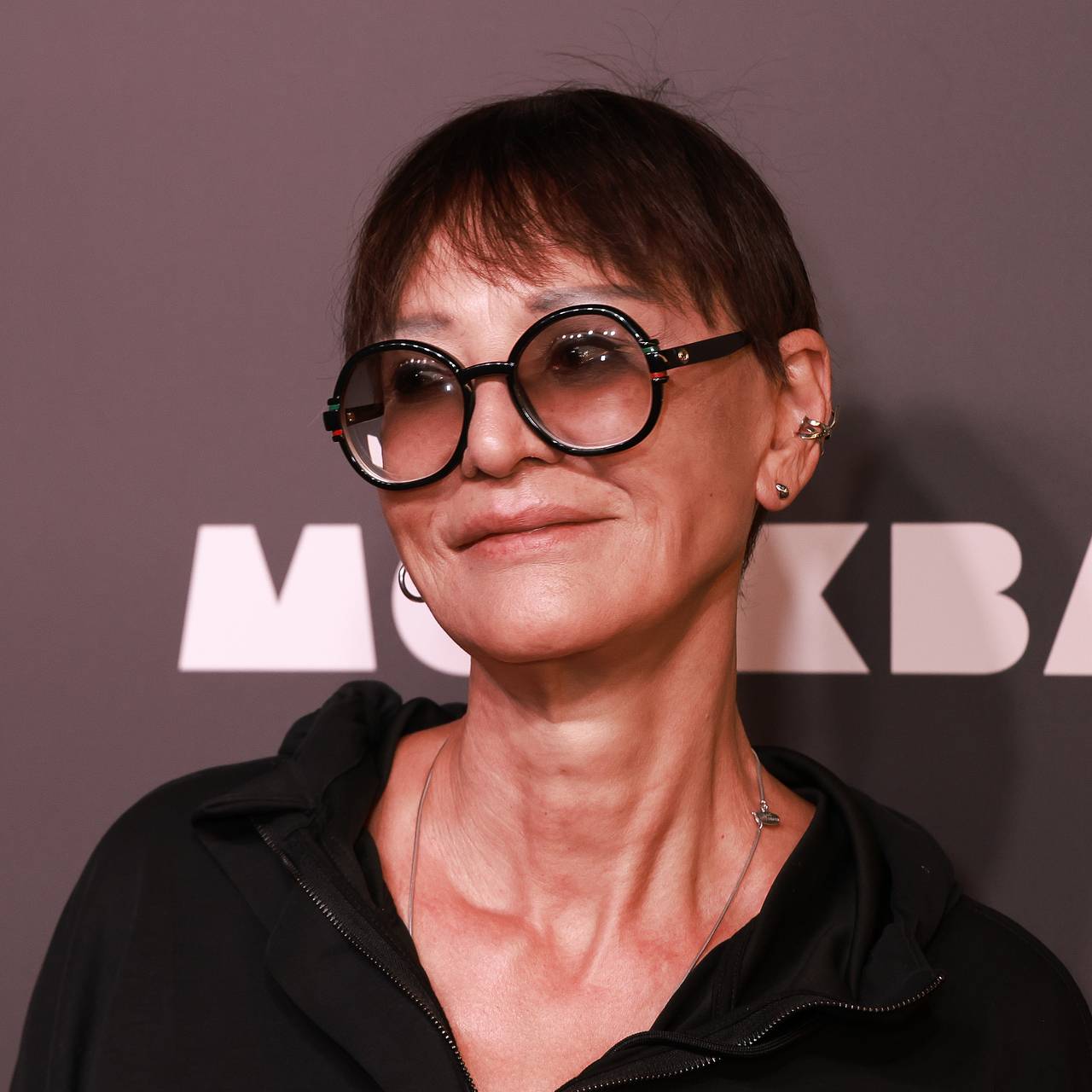 68-летняя Ирина Хакамада ответила на слухи о пластике: Личности: Ценности:  Lenta.ru