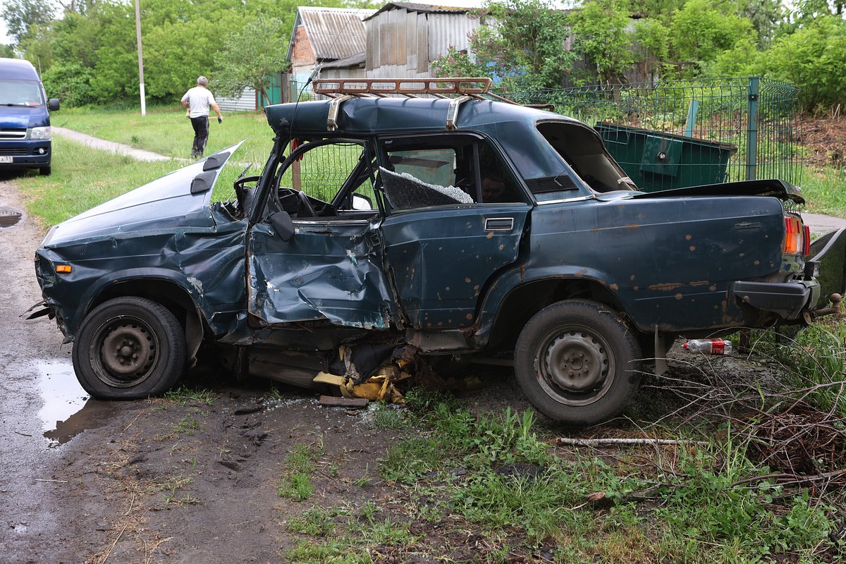Разбитая машина после атаки ДРГ в Грайвороновском округе