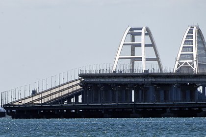Крымский мост закрыли для автотранспорта