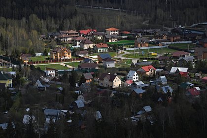 Россиянам назвали преимущества покупки загородного участка весной
