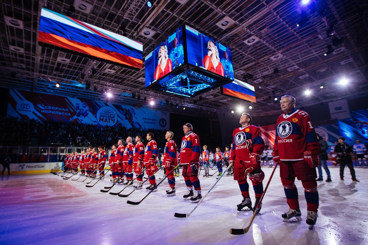 Легенды хоккея перед седьмым благотворительным матчем в Норильске