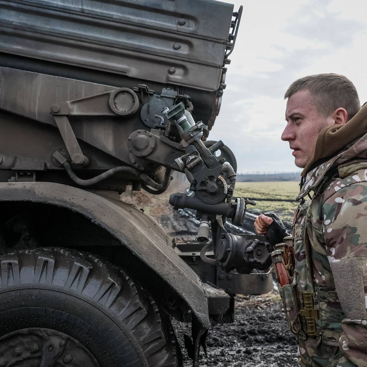 ВСУ обстреляли жилой дом в Лисичанске: Украина: Бывший СССР: Lenta.ru