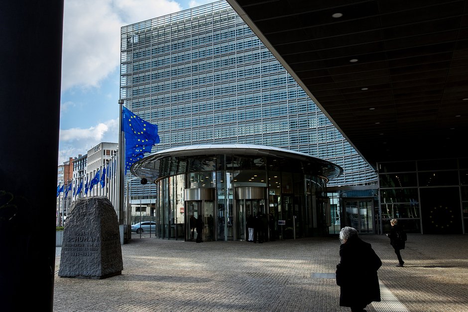Вход в здание «Берлемон», где находится штаб-квартира Европейской комиссии. Брюссель, Бельгия, 16 мая 2023 года