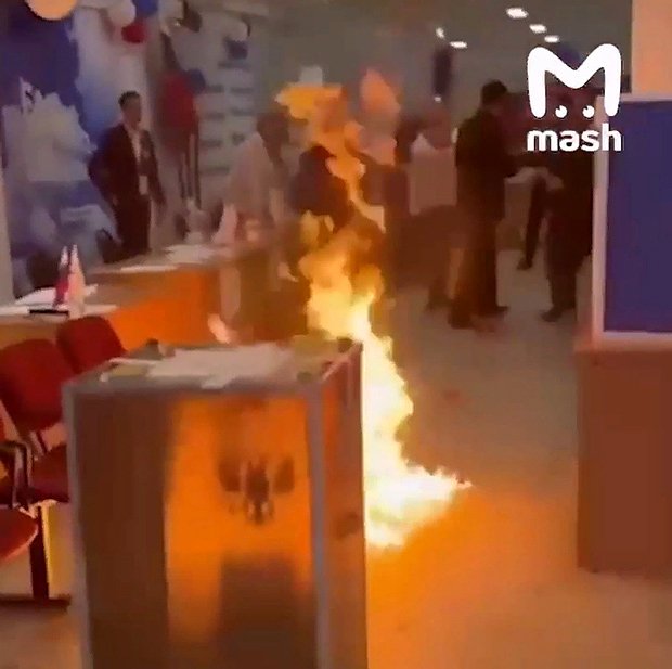 Попытка поджога урны с бюллетенями на одном из избирательных участков в России