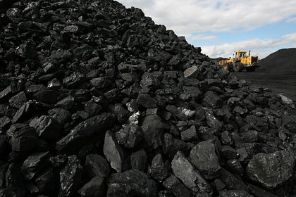 Старейшую в России угольную фабрику обвинили в выпадении черного снега