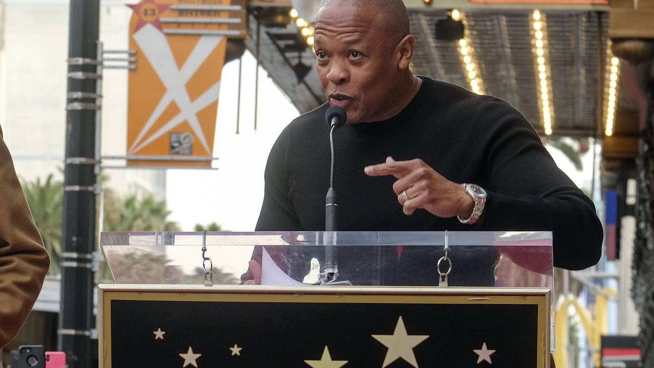 Dr. Dre получил звезду на Аллее славы в Голливуде: Музыка: Культура:  Lenta.ru