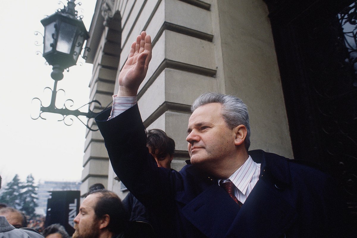 Президент Сербии Слободан Милошевич во время предвыборной кампании в Крушеваце во время всеобщих выборов, 17 декабря 1992 года