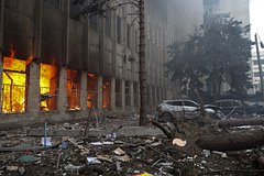 Харьков снова под обстрелом. Российская армия начала уничтожать в городе базы западных наемников