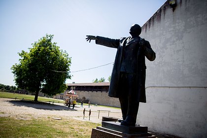 В Эстонии за благодарность Ленину осудят руководителя детской студии