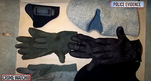 В багажнике машины Сифритов полиция нашла перчатки и маски