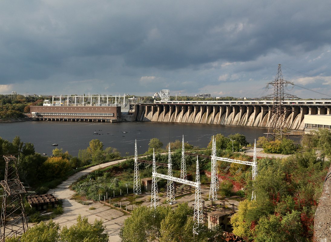 «Мы теряем станцию». По крупнейшей ГЭС Украины нанесен мощный удар. Что известно о повреждениях и последствиях?