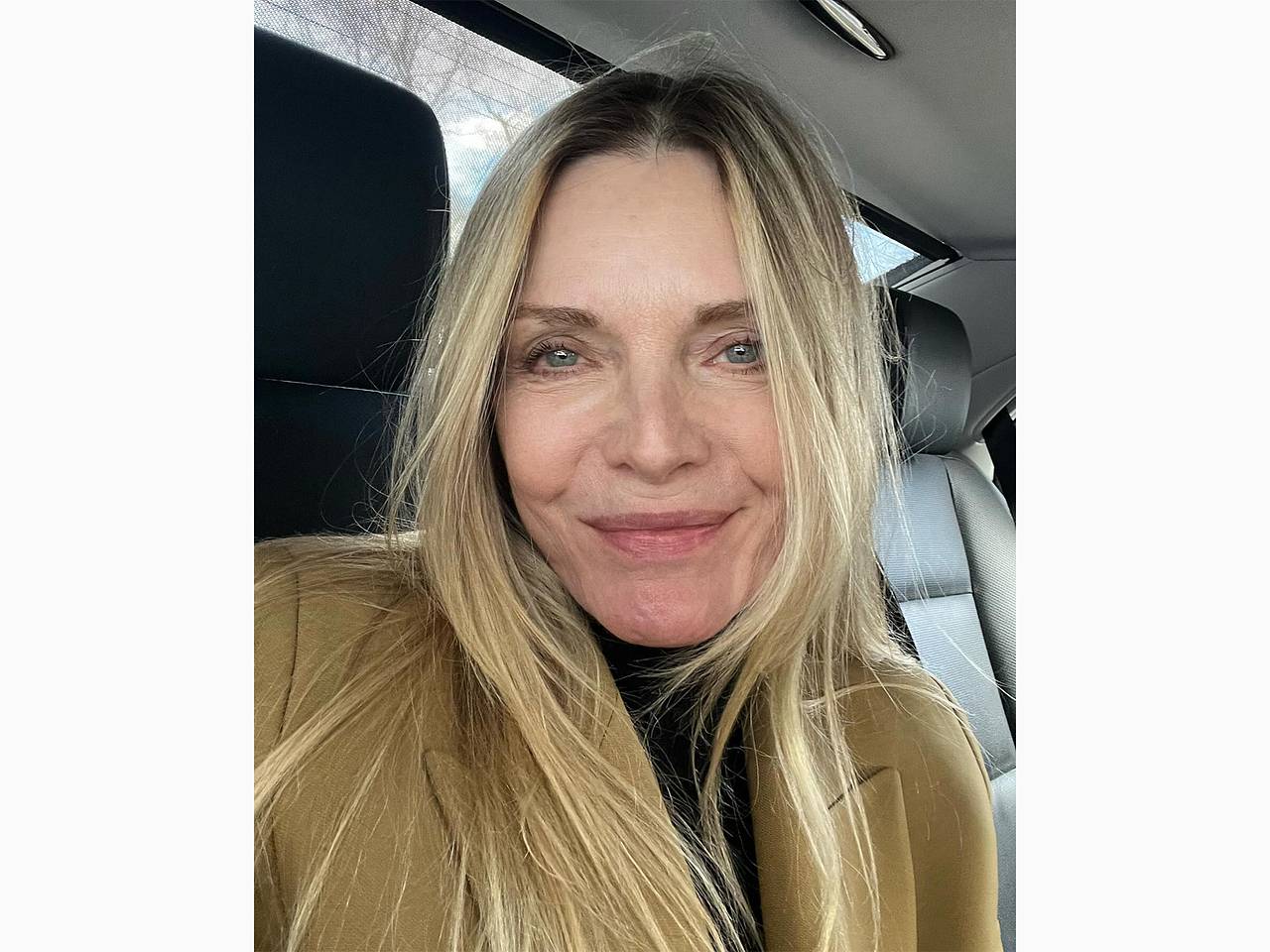 Сиськи тартылып жатқан фотолар