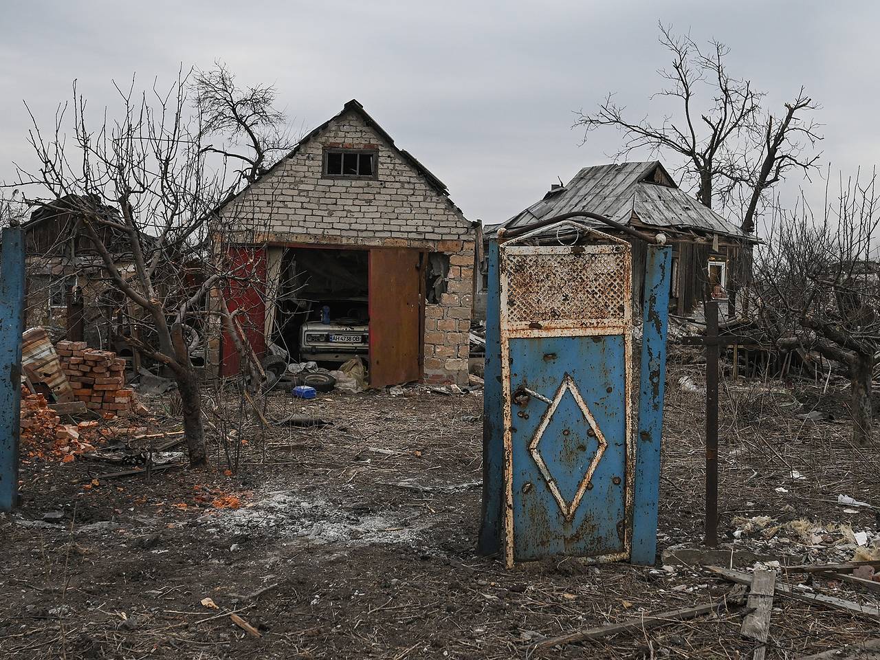 В Авдеевке объяснили нежелание горожан покидать разрушенные дома: Украина:  Бывший СССР: Lenta.ru