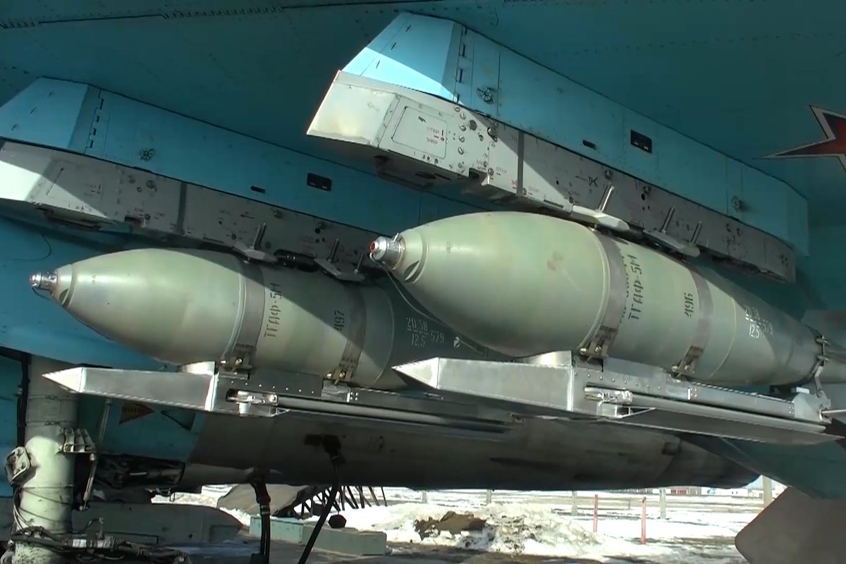 ФАБ-500 с УМПК под крылом Су-34