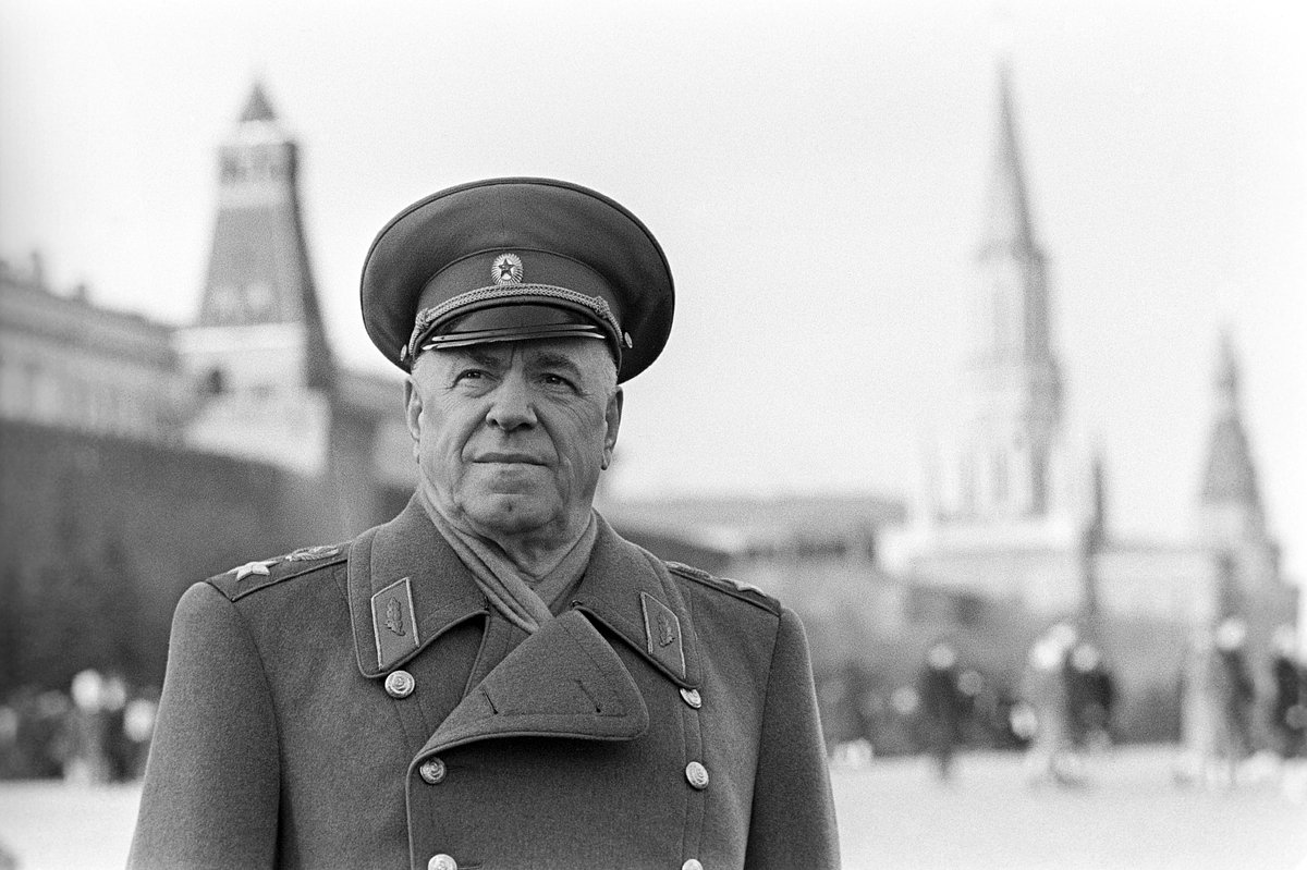 Маршал Советского Союза Георгий Жуков на Красной площади, ноябрь 1966 года