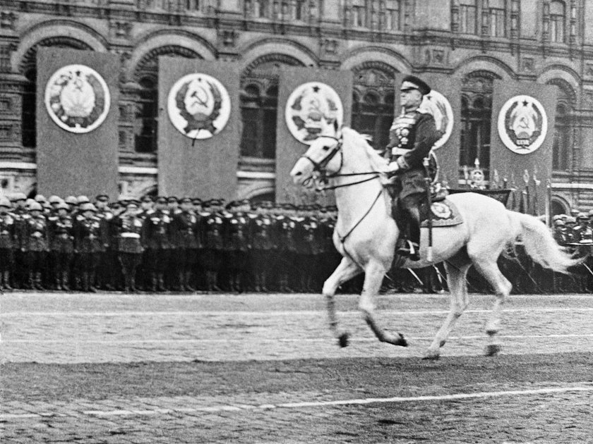 Маршал Советского Союза Георгий Жуков во время парада Победы на Красной площади, 24 июня 1945 года