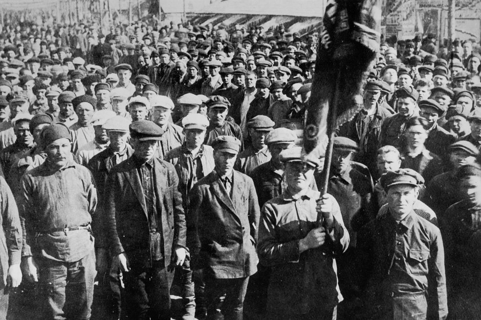 Заключенные одного из советских лагерей, 1932 год 