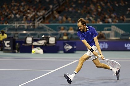 Медведев проиграл в полуфинале турнира в Майами