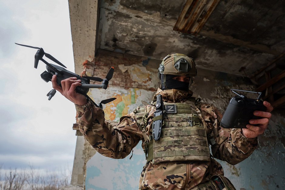 Военнослужащий отряда специального назначения «Русские ястребы» 1-го Донецкого армейского корпуса в зоне СВО, 20 марта 2024 года