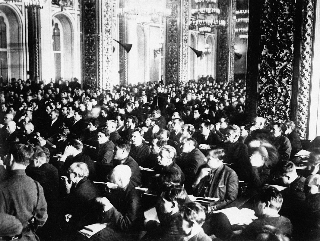 Делегаты XVII партконференции на заседании в Андреевском зале Кремля. 1932 год