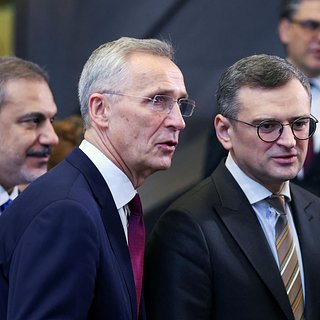 Дмитрий Кулеба (справа)
