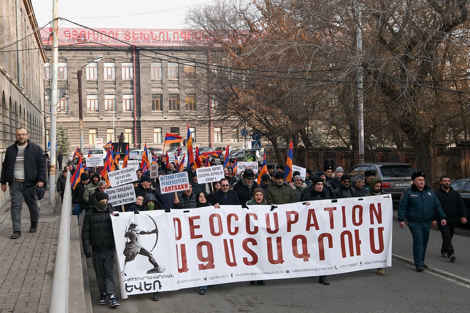 Акция протеста в центре Гюмри с требованием выхода Армении из ОДКБ, 15 января 2023 года