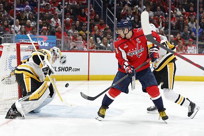 Ovechkin reduced the gap to Gretzky by another goal