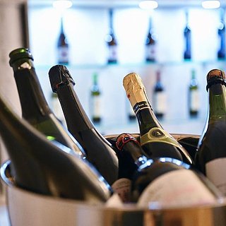 Резкое повышение акцизов на российское шампанское решили смягчить