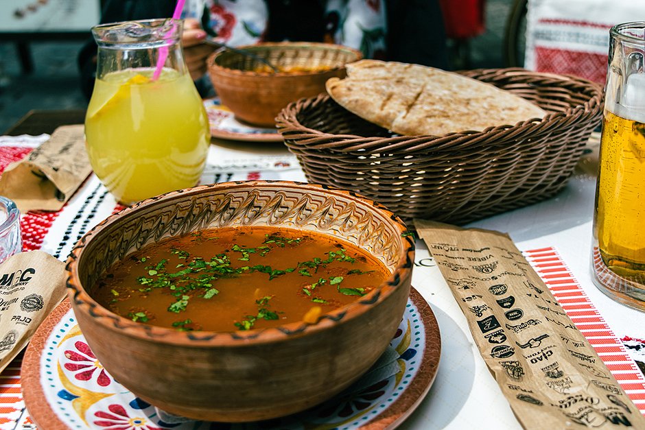 Традиционный румынский суп чорба
