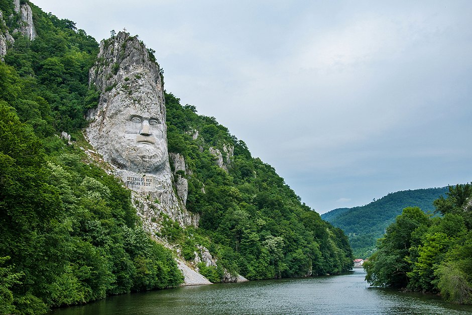 Скульптура Децебала — самый высокий скальный рельеф в Европе