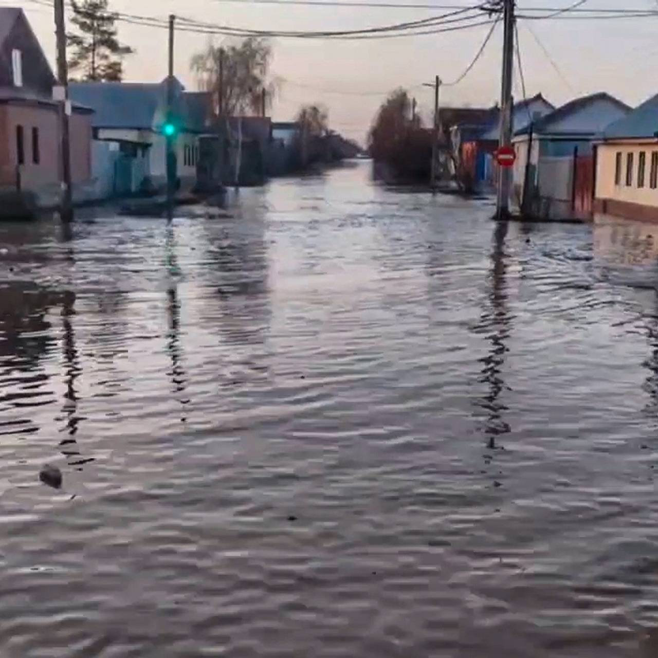 В прокуратуре объяснили причину прорыва дамбы в российском городе:  Следствие и суд: Силовые структуры: Lenta.ru