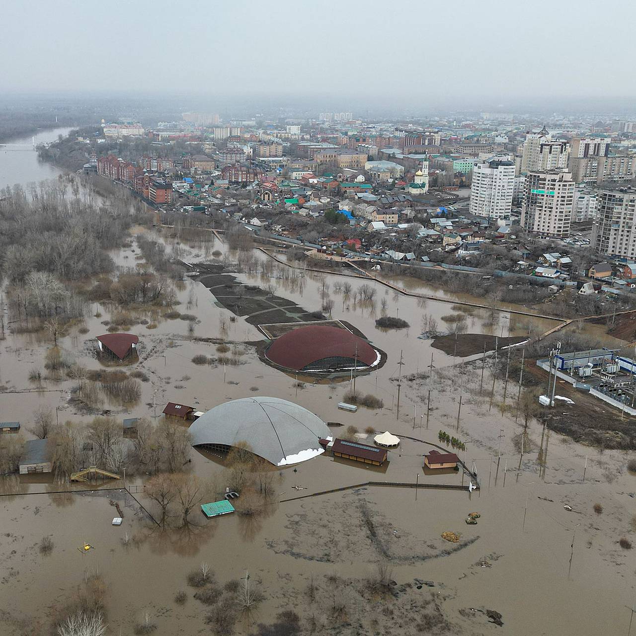 Уровень реки Урал в Оренбурге приблизился к опасному: Климат и экология:  Экономика: Lenta.ru