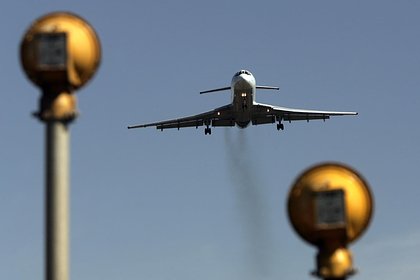 Летевший в Сочи пассажирский самолет резко сменил курс и сел в другом городе