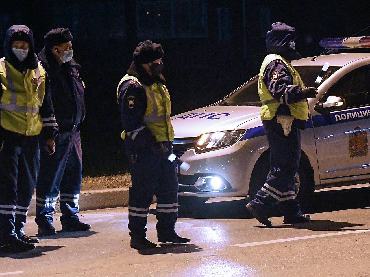 Неизвестный расстрелял полицейских в Подмосковье: почему его не смогли  найти, подозреваемые, что случилось: Криминал: Силовые структуры: Lenta.ru