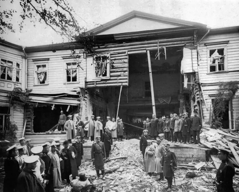 Последствия взрыва на даче Столыпина на Аптекарском острове, 1906 год 