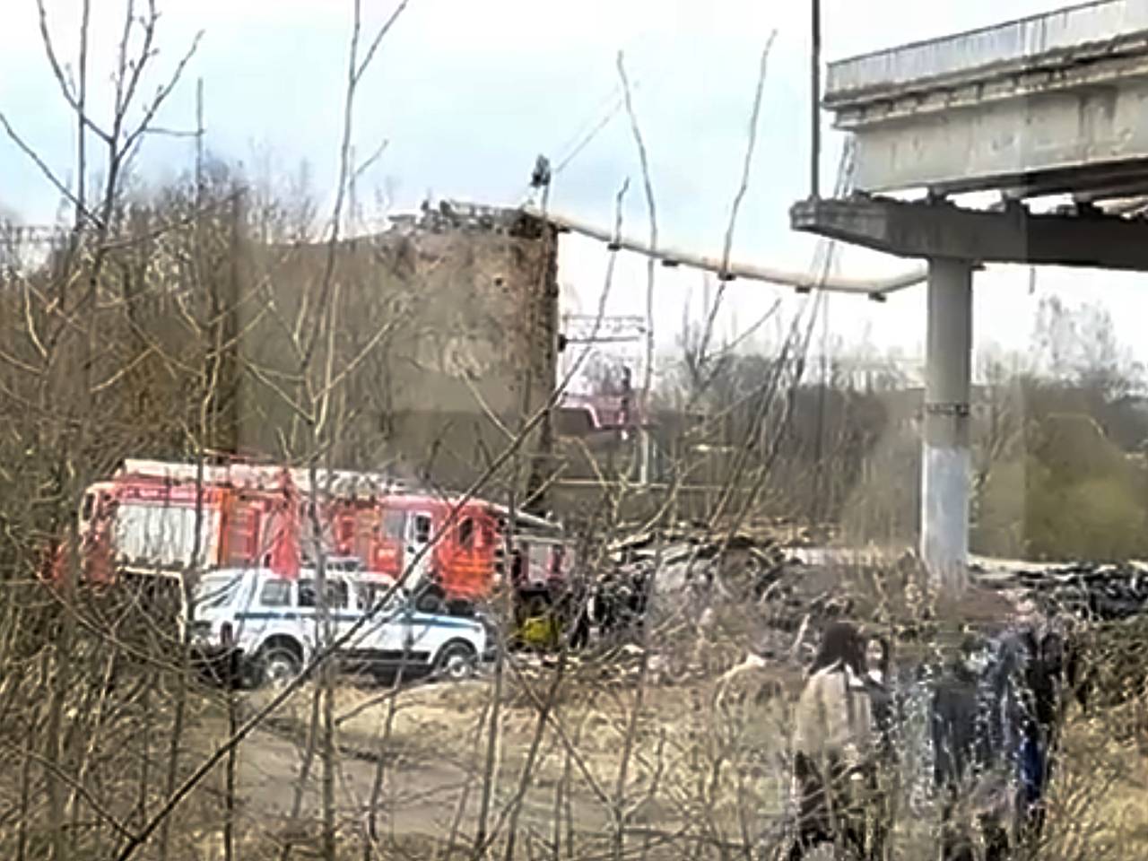 Движение поездов приостановлено из-за обрушения моста в Смоленской области:  Городская среда: Экономика: Lenta.ru