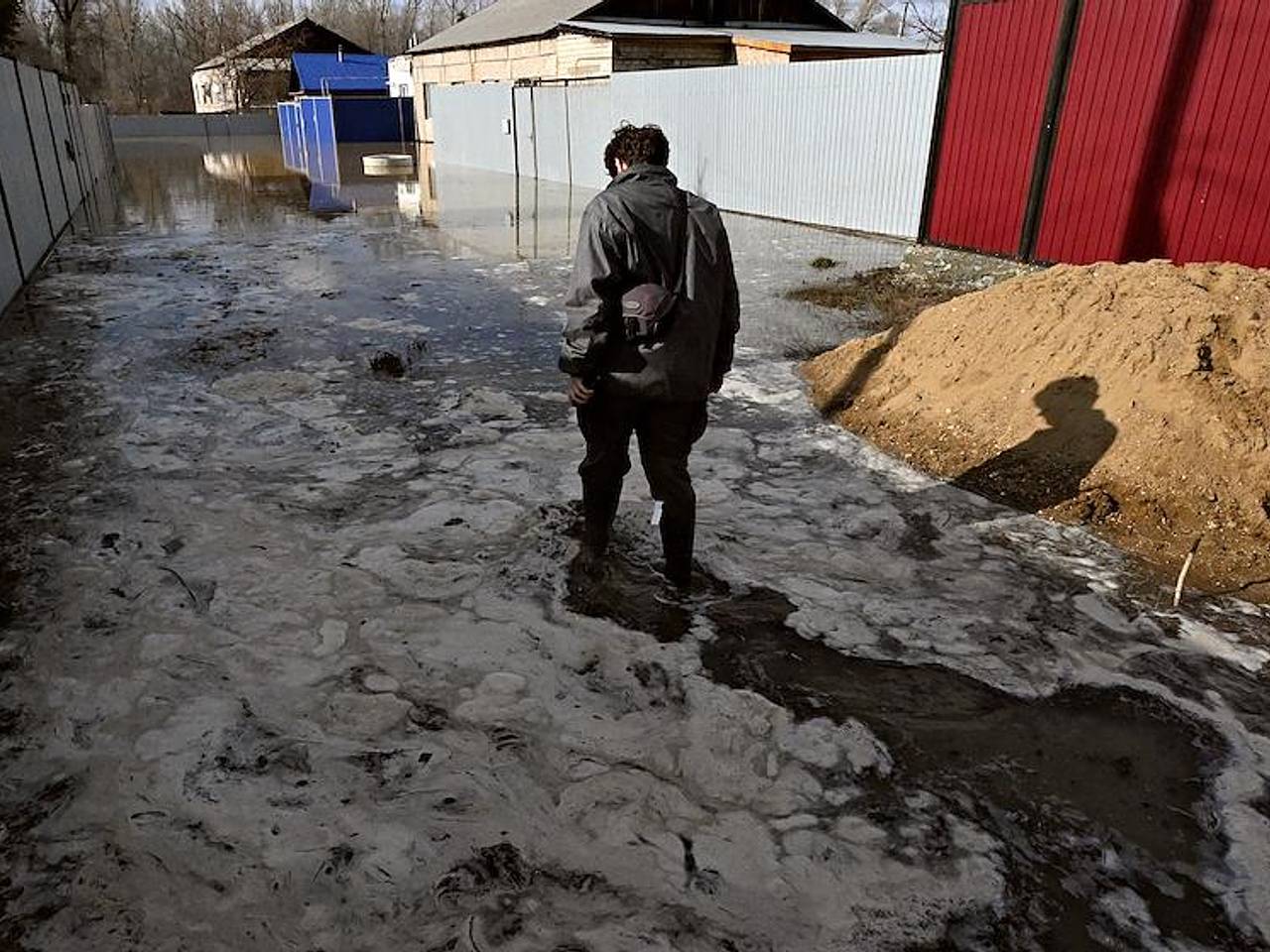 Стало известно о расчете компенсации за наводнение в Оренбургской области:  Городская среда: Экономика: Lenta.ru