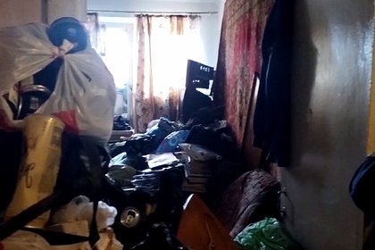 Пожилая россиянка оказалась заблокирована в заваленной мусором квартире